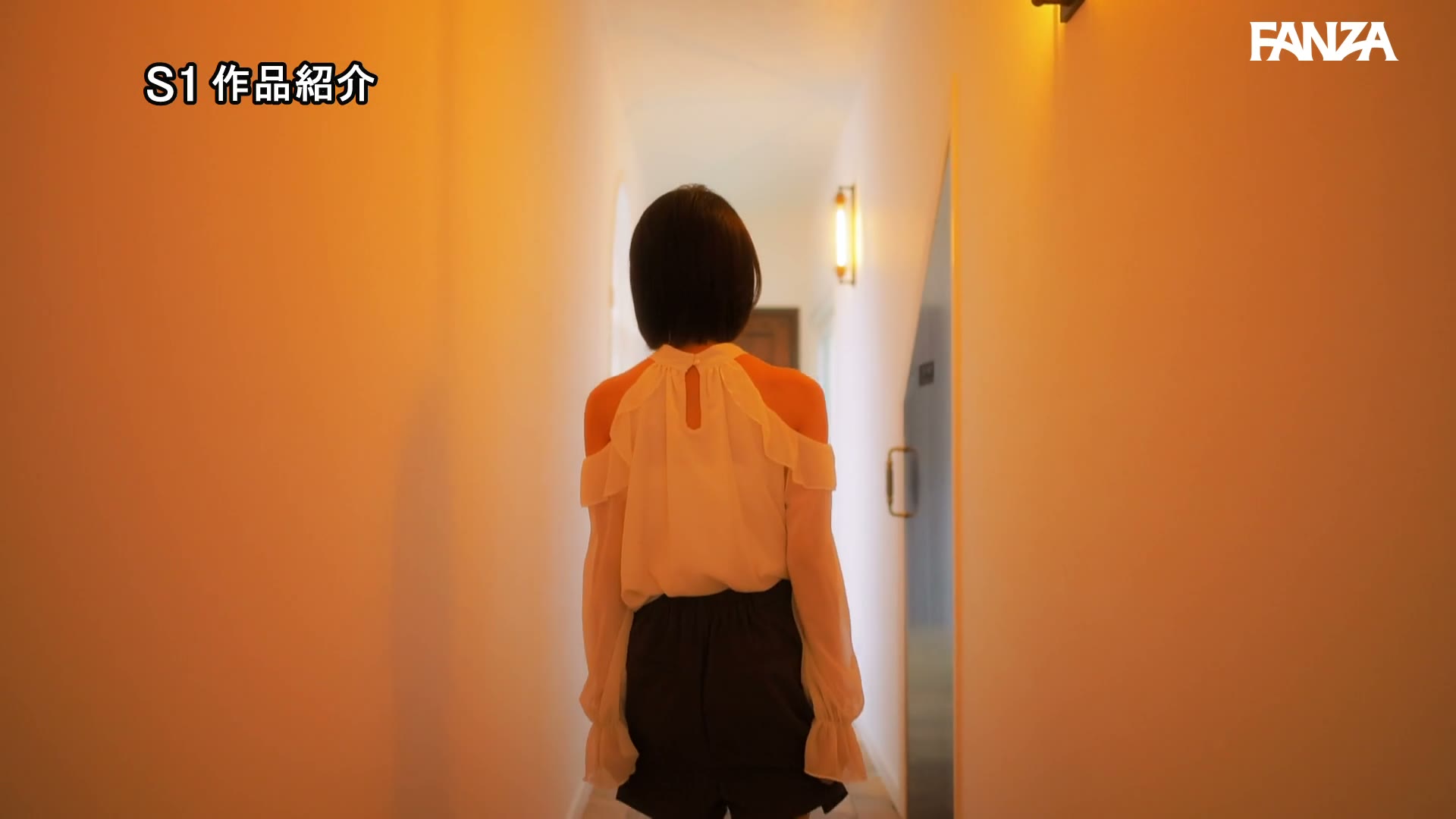 新人NO.1 STYLE 4か国のカワイイから、生まれた顔面。世界が恋するクォーター美女 桐谷エマ DEBUT 017