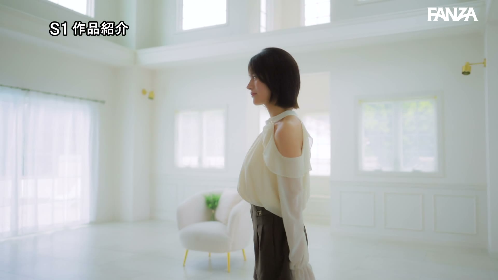 新人NO.1 STYLE 4か国のカワイイから、生まれた顔面。世界が恋するクォーター美女 桐谷エマ DEBUT 010