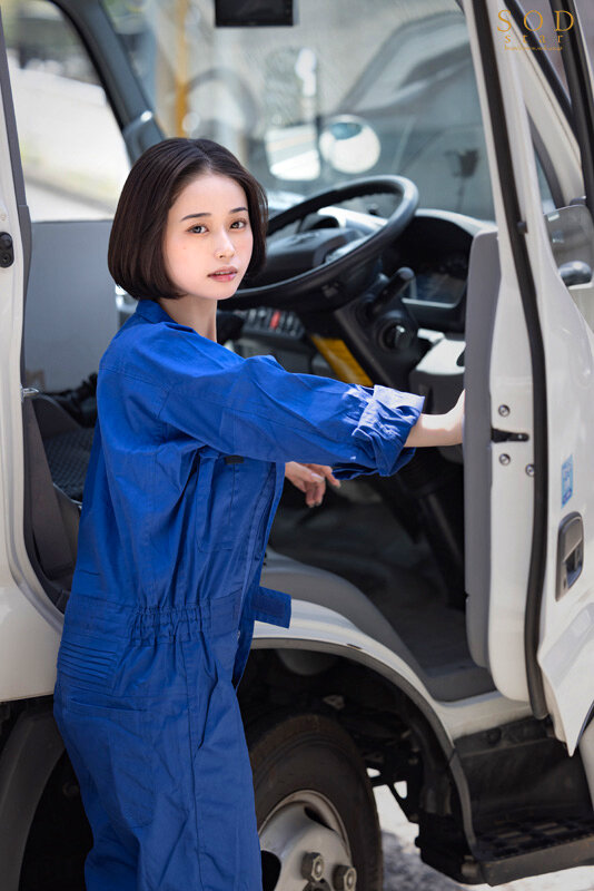 配送中NTR 既婚ベテランドライバーの配送に付いて回るうち車中で襲われてしまった新婚人妻 MINAMO 015