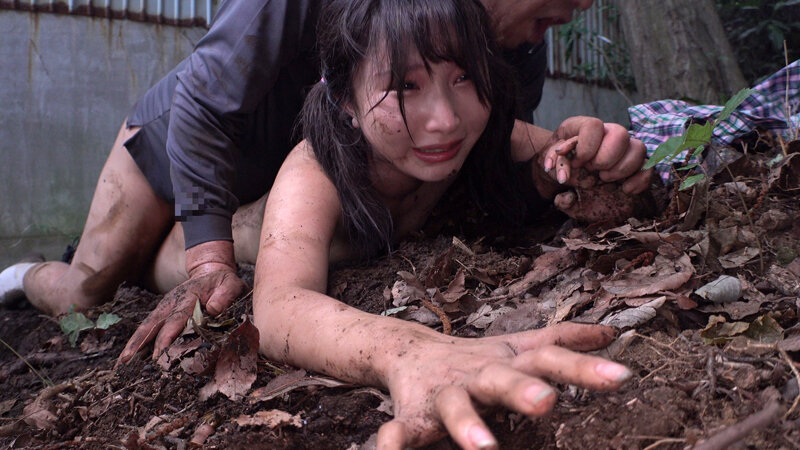 欲望の森 まいごの全裸少女を森で見つけて性欲が抑えられない 由良かな 004