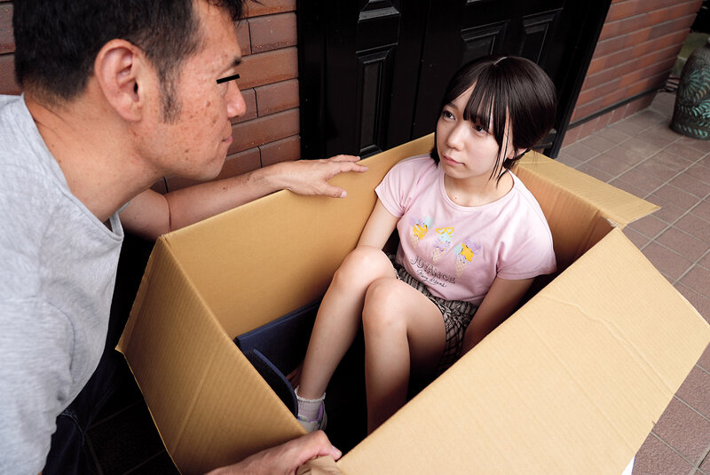 家の前で捨て子を拾ってしまいました…ちびっ子パイパンゆなちゃん145cm 日向由奈 019
