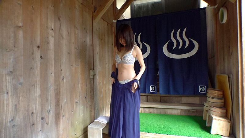 いいなり美人妻 地味で小柄なスレンダー童顔妻 茉優27歳 006