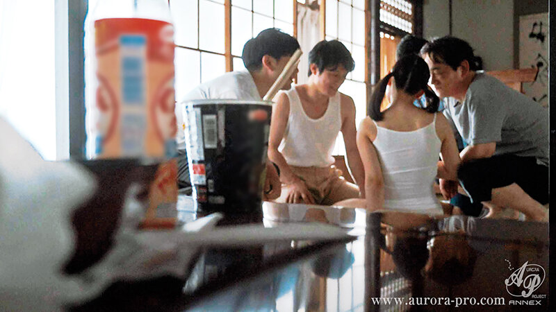「わたしを孕ませて…おじちゃん…」 膨らみ始めた乳房を叔父達に悪戯されて…淫乱中出し孕ませ懐妊 中年チ〇ポ偏愛女学生 帰省してきた姪っ子の美乳 南見つばさ 019